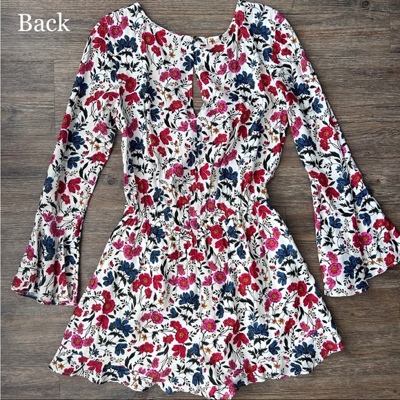 Floral AE Romper - Picture 4 of 5